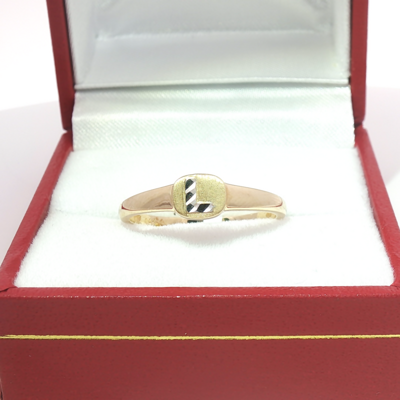 Gold Ring with Inicial 4